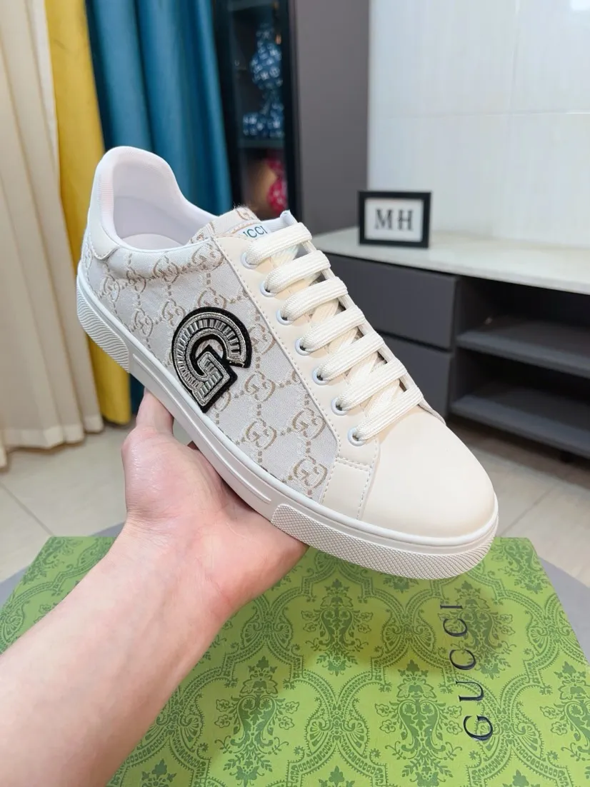 Men's men's shoes 💰400🌹🌹Gucci [Gucci] new model is on the market, the picture above is a must-sell. Top luxury brand, the latest fashionable casual men's shoes, trendy and versatile style, relaxed and sporty style, upper imported from Italy crocodile pattern cowhide ➕ genuine leather lining and ultra-fine workmanship. Original personalized and fashionable semi-air cushion raised outsole, light and comfortable on the foot, size 38-44